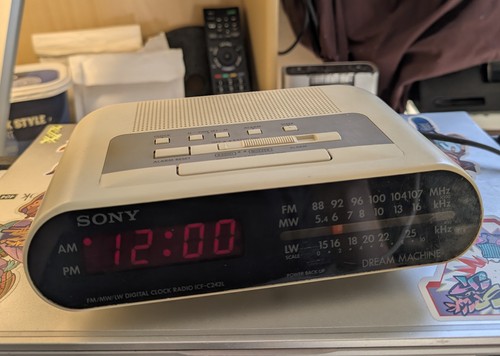 Sony dream machine - dream, icf-c242l