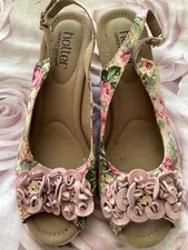 Hotter Floral Patterned
