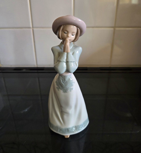 Lladro nao figurine girl - nao,