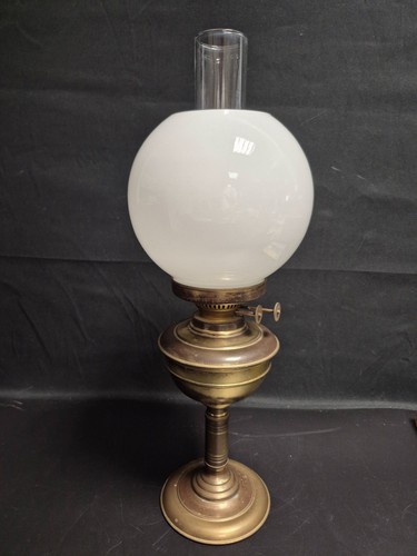 Antique brass oil lamp vintage - brass,