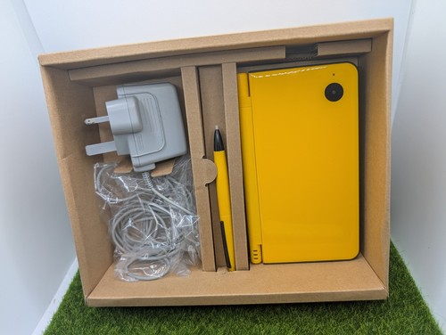Nintendo dsi console - nintendo,