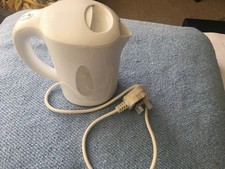 WHITE CARAVAN KETTLE