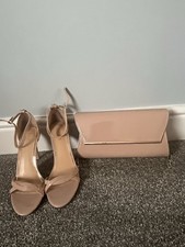 Lipsy Nude Twist Strap Barrel Shoes  And Matching Clutch Bag With Gold Chain