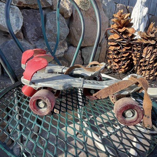Vintage metal roller - metal, skates
