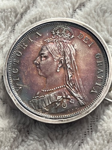 Queen victoria half - queen, crown