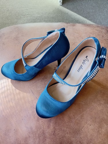 Ladies blue heeled shoes size - ladies,