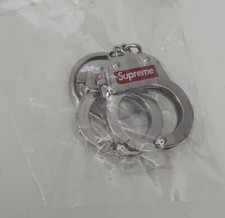 FW17 Supreme handcuff metal keychain silver keyring box logo New Accessory 