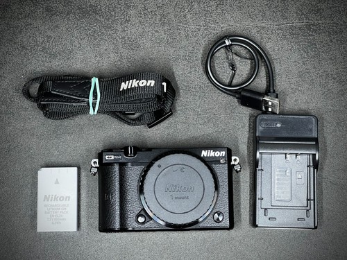 Mint boxed nikon camera - 1, j5