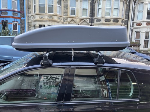 Halfords roof box - roof,
