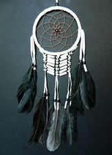 DREAM CATCHER TRADITIONAL WHITE DREAMCATCHER NATURAL BLACK FEATHERS