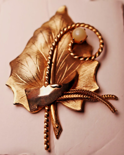 Vintage gold tone - vintage, leaf
