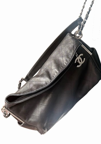 Chanel ultimate soft hobo - chanel,