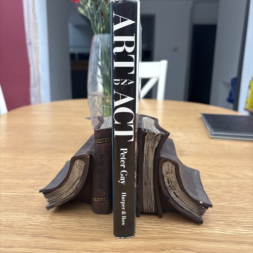 Art and act - act, in