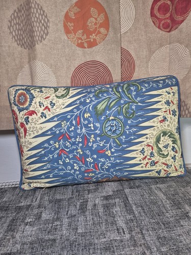 One cushion covers pierre - cushion, "pierre
