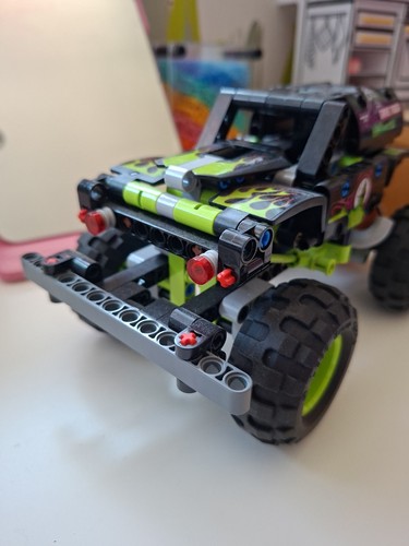 Lego technic monster - monster, grave