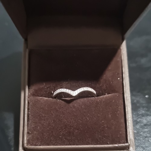 9ct wishbone l - cz,