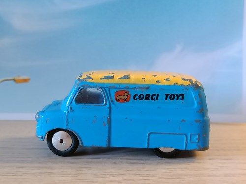 Corgi toys 422 bedford - bedford, van
