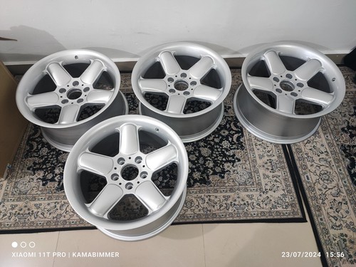Schnitzer type style - type,