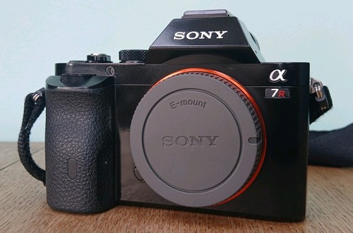 Sony alpha 4mp digital - alpha,