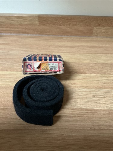 Bmc morris minor window - window, felt