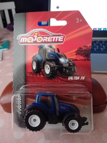 Majorette valtra tractor - valtra,