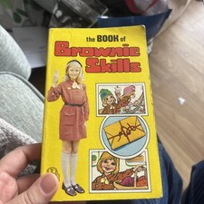 Girl Guiding. The Book Of Brownie Skills (1979 Edition)
