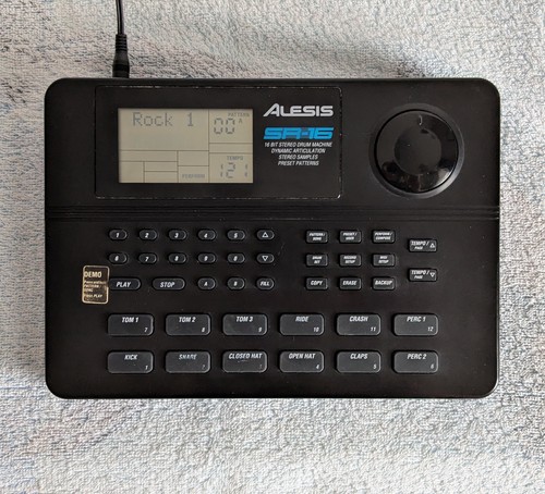 Alesis sr16 16 - 16, bit