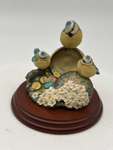 Rare border fine arts - birds, by