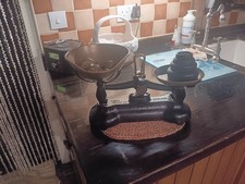   KITCHEN  SCALES  WITH  SET