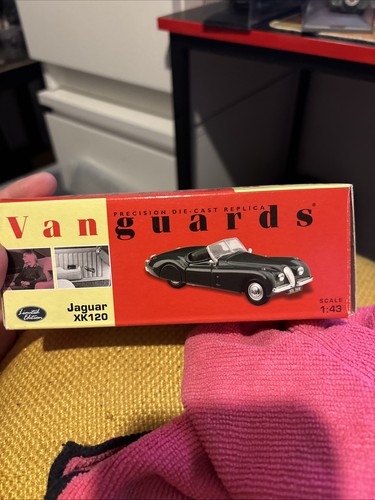 Corgi vanguards jaguar - corgi,