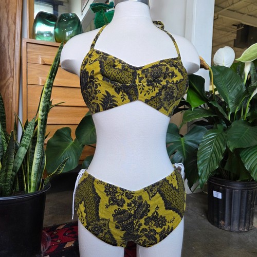 Vintage 1950s 1960s avocado