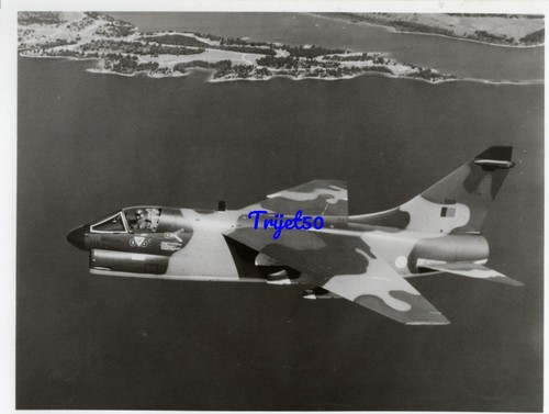 10x8 photo vought a 7 - photo, a-7