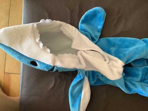 Shark costume fit 9 - to., 8/9