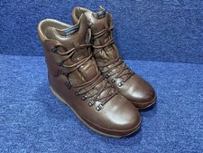 SIZE UK 9M- Altberg Defender -