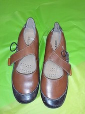 BNWT LADIES  BROWN LEATHER