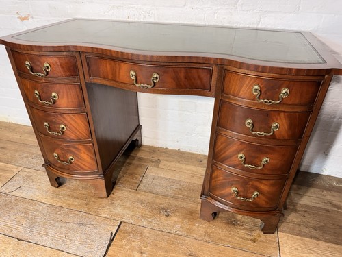 Mahogany pedestal desk - mahogany,