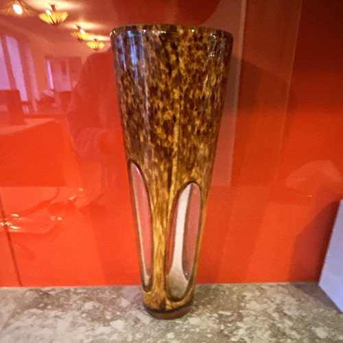 Tall brown clear mottled - mottled, art