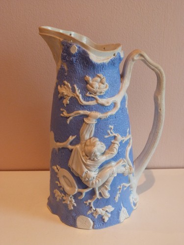 Relief moulded blue - relief, white