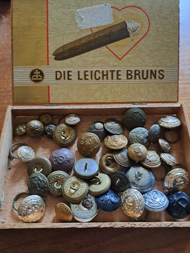 Box military buttons ww1 - of,