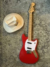 Squier sonic mustang Torino red maple neck