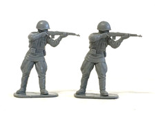 2 x AIRFIX. 1970's WWII RUSSIAN 'RED ARMY' INFANTRY SOLDIERS. 1/32 ORIGINALS