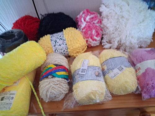 Wool assorted balls - assorted,