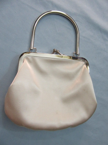 Ivory satin snap - satin,
