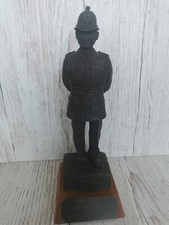 POLICEMAN FIGURE ORNAMENT A POLICE CONSTABLE