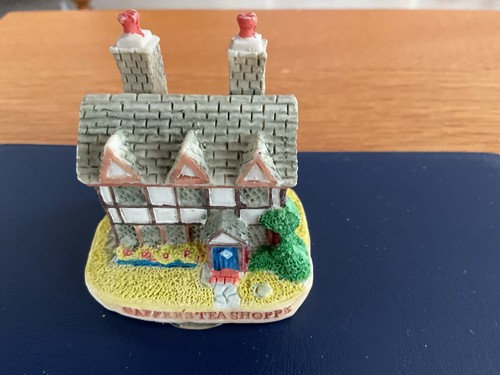 Miniature house tetley - house, lyons