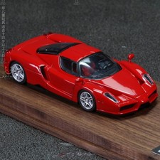 1:64 Enzo Red Diecast Model