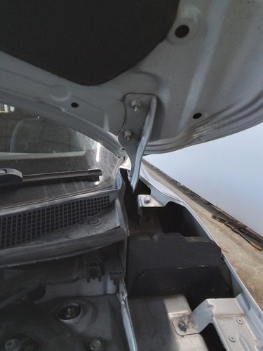 Bonnet hinge nissan - hinge,