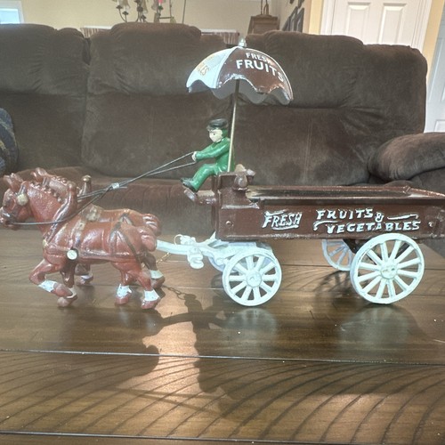 Vintage cast iron horse - cast, drawn