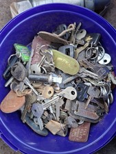 Old vintage car - vintage, keys