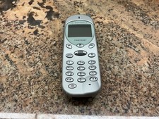 VINTAGE MOTOROLA TIMEPORT P7689 MOBILE PHONE, untested as no charger
